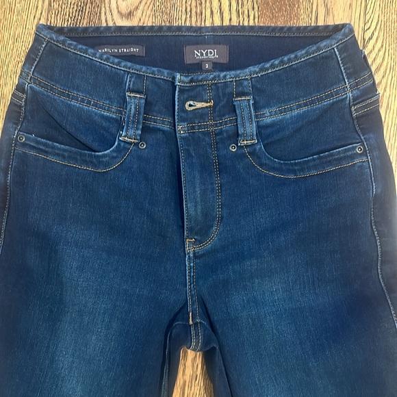 High rise NYDJ jeans size 2 with lift & tuck technology - Picture 6 of 12